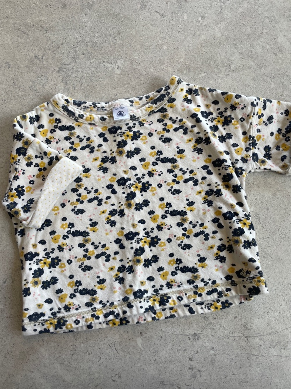 • Short Sleeve Tee petit bateau (5T)